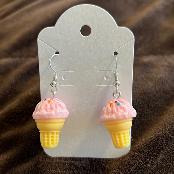 Ice cream cone earrings - Picture 1 of 2